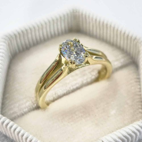 Egyedi ovális eljegyzési gyűrű