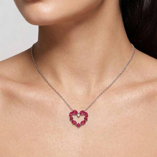 Szív medál rubin kövekkel