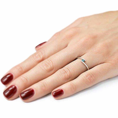 Kék gyémánt eljegyzési gyűrű - eltolt - 2,5mm