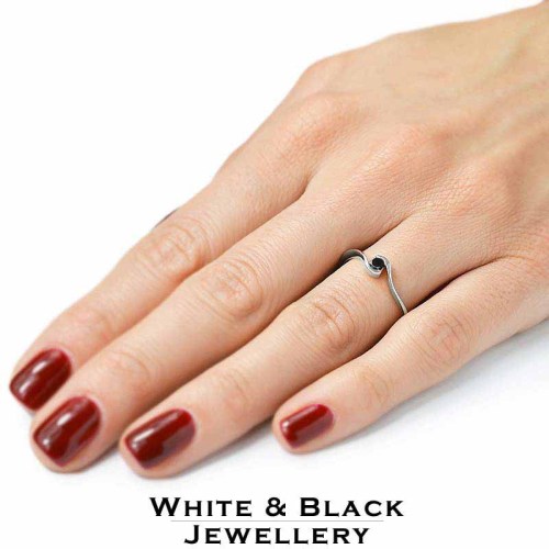 Fekete gyémánt eljegyzési gyűrű - íves