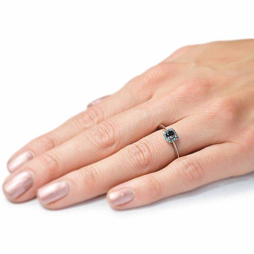 Kék és fekete gyémánt gyűrű