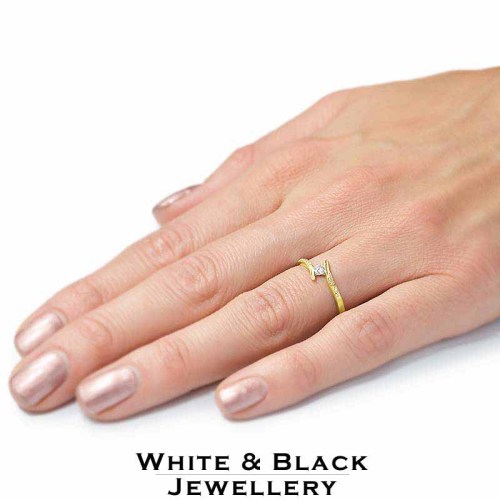 Briliáns gyémánt eljegyzési gyűrű - íves - arany