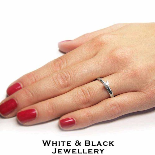 Fehérarany eljegyzési gyűrű, kettéváló íves